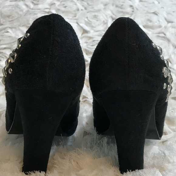 Faux Suede Studded Pump - Picture 5 of 7